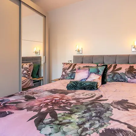 The Spencer - Uk40476 *